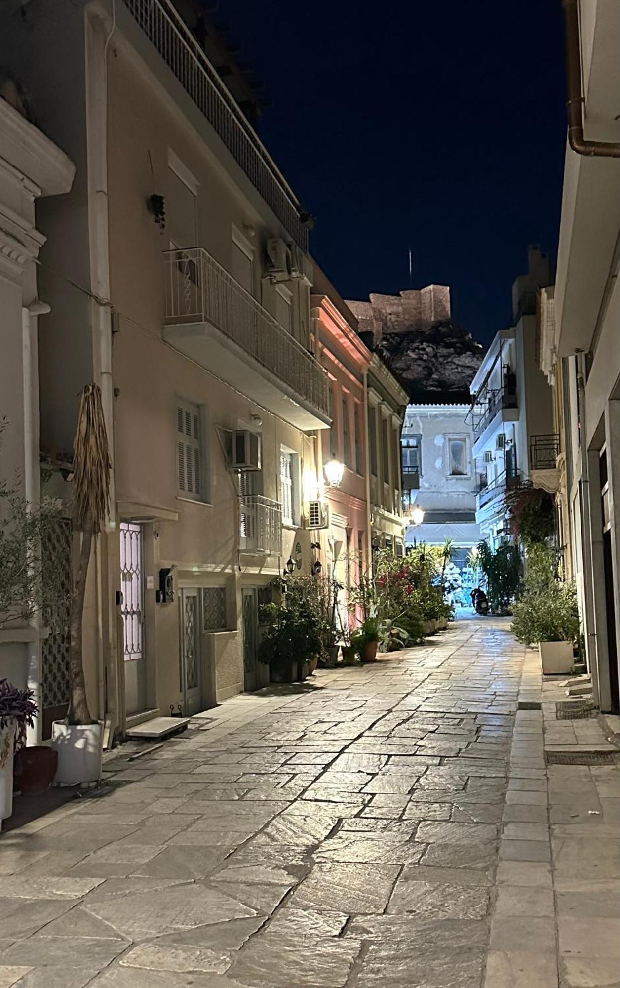 Central House In Plaka 아테네 외부 사진