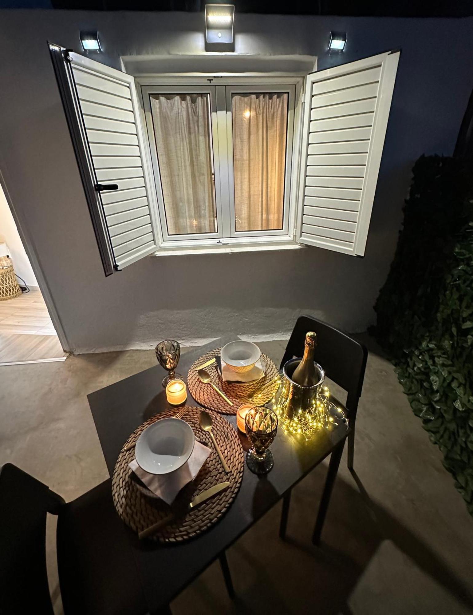 Central House In Plaka 아테네 외부 사진